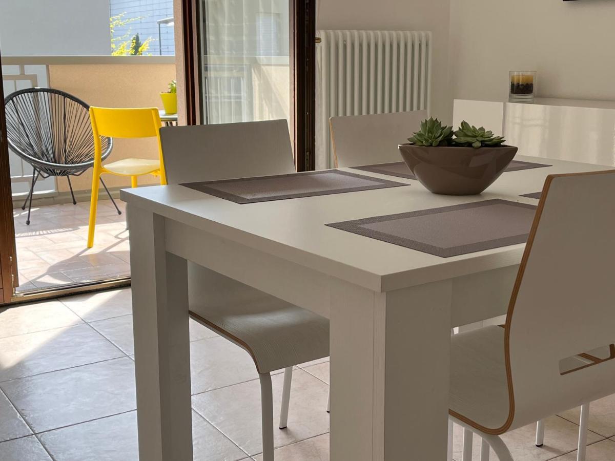Sun & Fun Apartment - Morena Riva del Garda Buitenkant foto