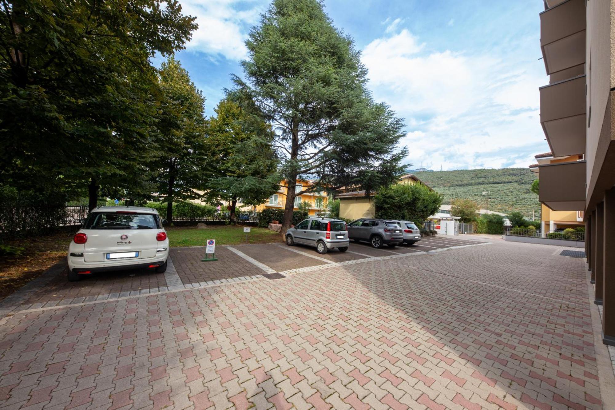 Sun & Fun Apartment - Morena Riva del Garda Buitenkant foto